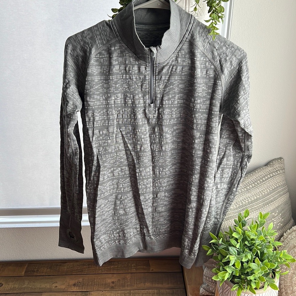Lululemon woman’s 1/4 zip
